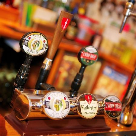 The Little Crown Inn Pontypool Eksteriør bilde
